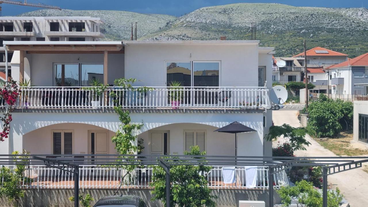 Luxa 5 Min Old Town, 10 Min Airport Apartment