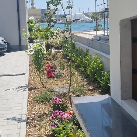 Luxa 5 Min Old Town, 10 Min Airport Apartment Trogir Exterior photo