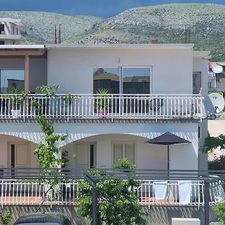 Luxa 5 Min Old Town, 10 Min Airport Apartment Trogir Exterior photo