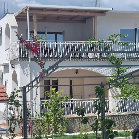 Luxa 5 Min Old Town, 10 Min Airport Apartment Trogir Exterior photo