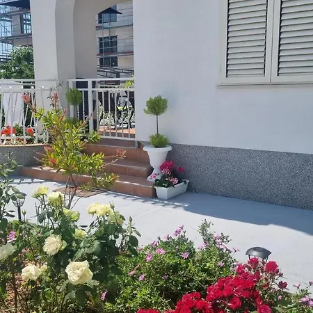 Luxa 5 Min Old Town, 10 Min Airport Apartment Trogir Exterior photo