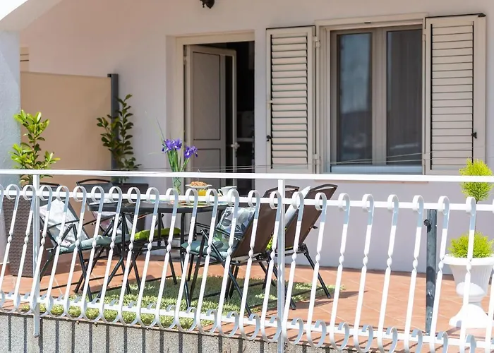 Luxa 5 Min Old Town, 10 Min Airport